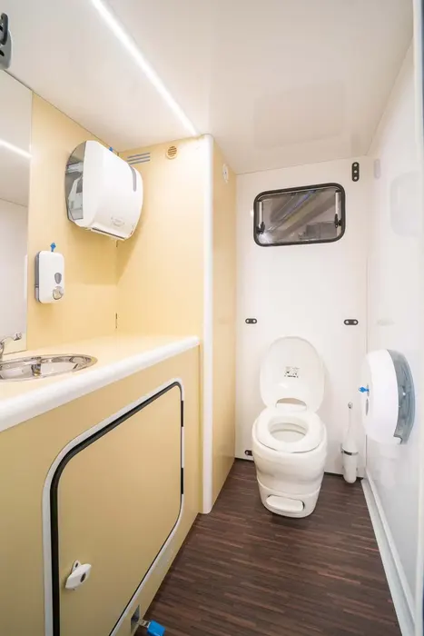 Interno del bagno a due postazioni Omnia Duo – foto 1