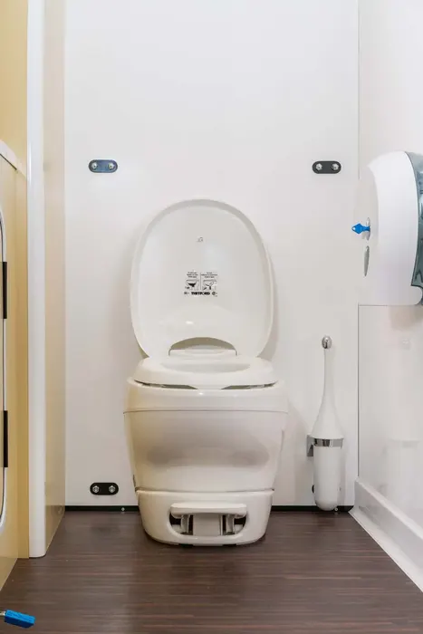 Interno del bagno a due postazioni Omnia Duo – foto 3